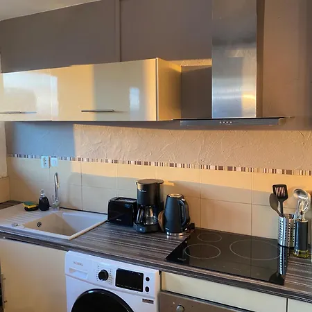 Spacieux - 10' Gare Appartement *