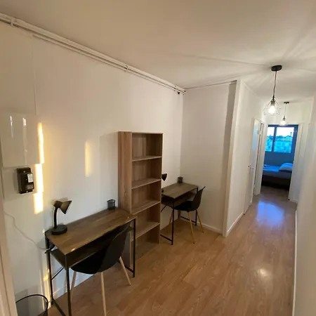 Spacieux - 10' Gare Appartement