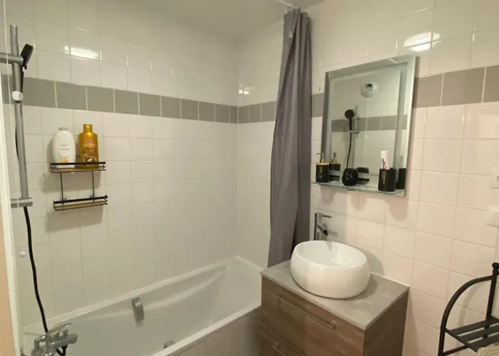 Spacieux - 10' Gare شقة