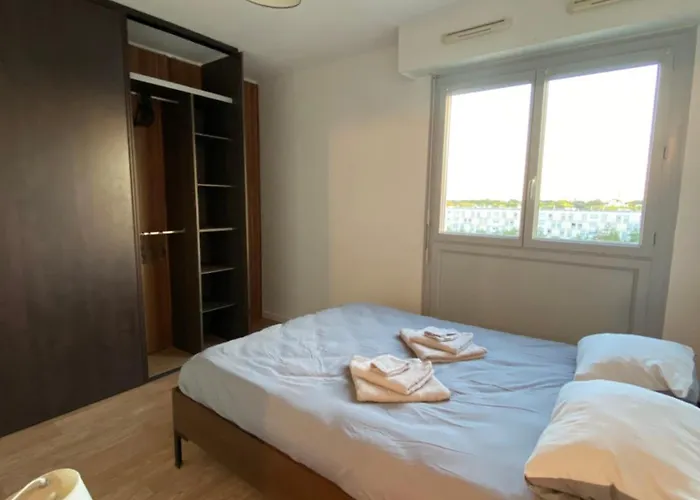 Spacieux - 10' Gare شقة